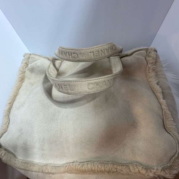 Chanel Shearling Suede Fur Chanel Handbag Tote  CC Logo Vintage - Picture 1 of 16